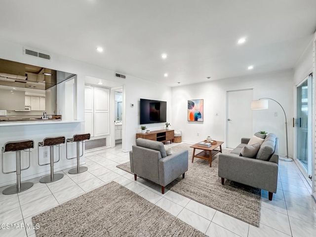10435 Larwin Avenue, Chatsworth, CA 91311