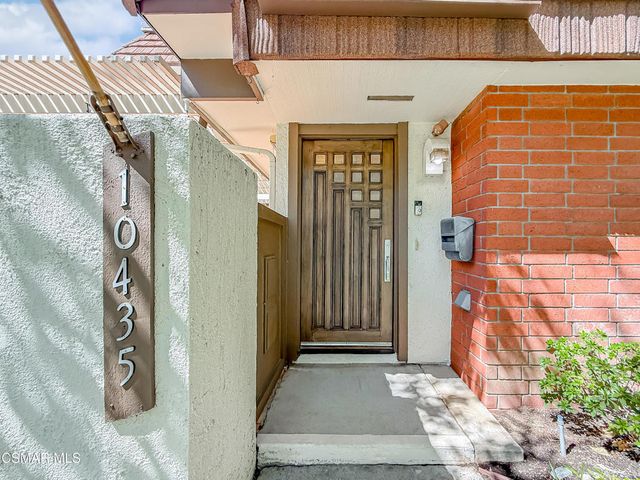 10435 Larwin Avenue, Chatsworth, CA 91311