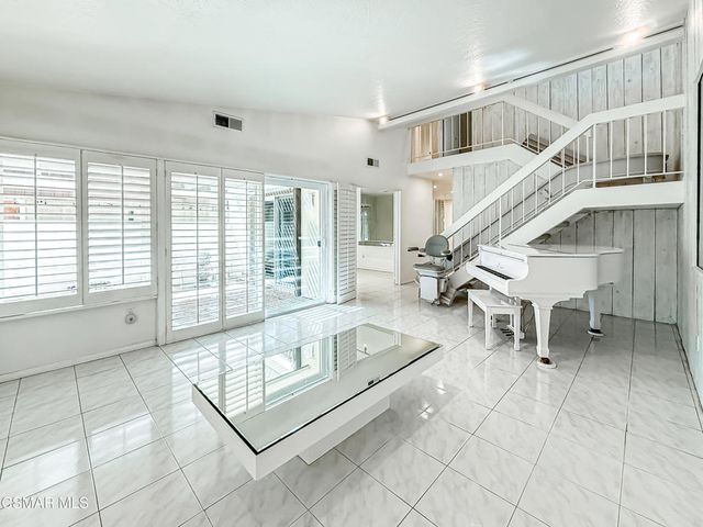 10435 Larwin Avenue, Chatsworth, CA 91311