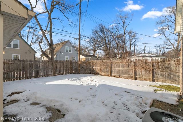 21025 Glen Lodge Road, Ferndale, MI 48220