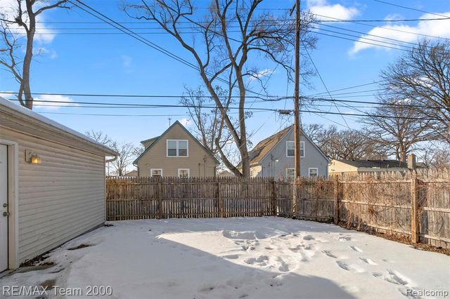 21025 Glen Lodge Road, Ferndale, MI 48220