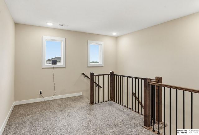 6411 S 207th Avenue Circle, Elkhorn, NE 68022