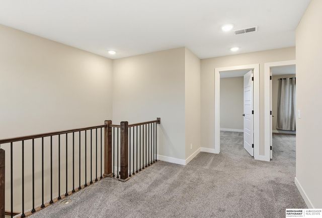 6411 S 207th Avenue Circle, Elkhorn, NE 68022