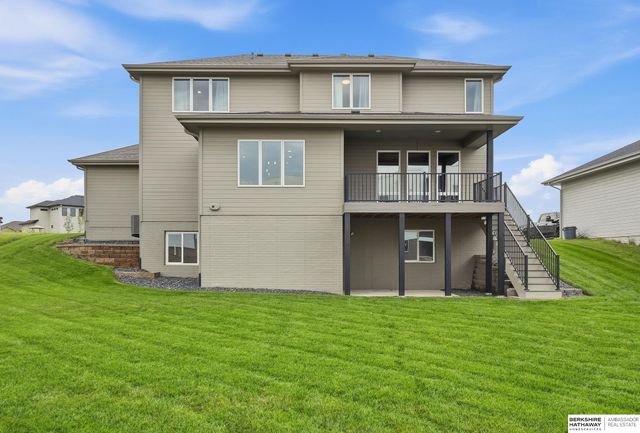 6411 S 207th Avenue Circle, Elkhorn, NE 68022