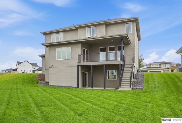 6411 S 207th Avenue Circle, Elkhorn, NE 68022