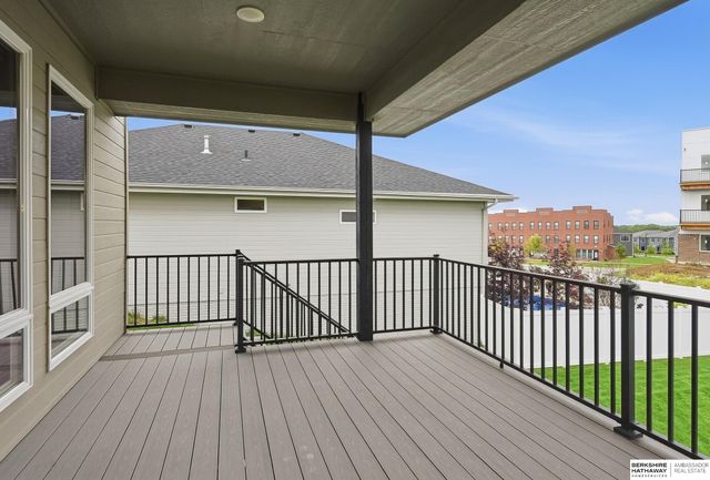 6411 S 207th Avenue Circle, Elkhorn, NE 68022