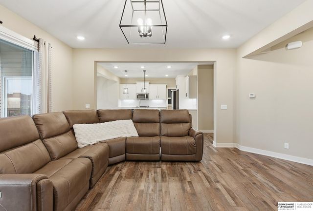 6411 S 207th Avenue Circle, Elkhorn, NE 68022