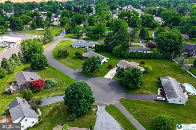 4354 FIELDSTONE, Center Valley, PA 18034