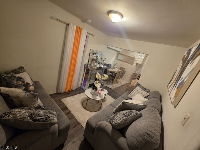 230 17Th Ave, Paterson City, NJ 07504