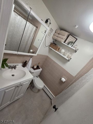 230 17Th Ave, Paterson City, NJ 07504