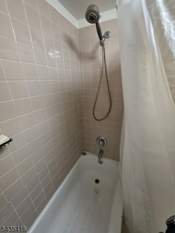 230 17Th Ave, Paterson City, NJ 07504