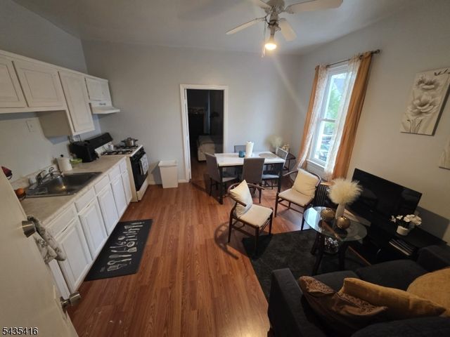 230 17Th Ave, Paterson City, NJ 07504