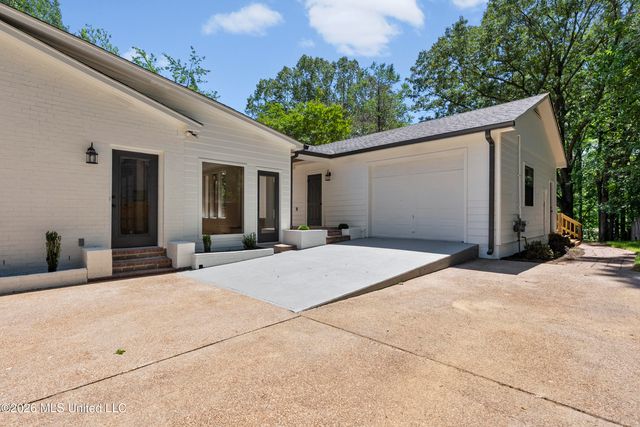 407 N Thunderbird Drive, Hernando, MS 38632