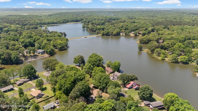 407 N Thunderbird Drive, Hernando, MS 38632