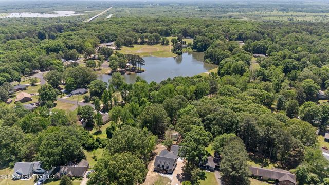 407 N Thunderbird Drive, Hernando, MS 38632