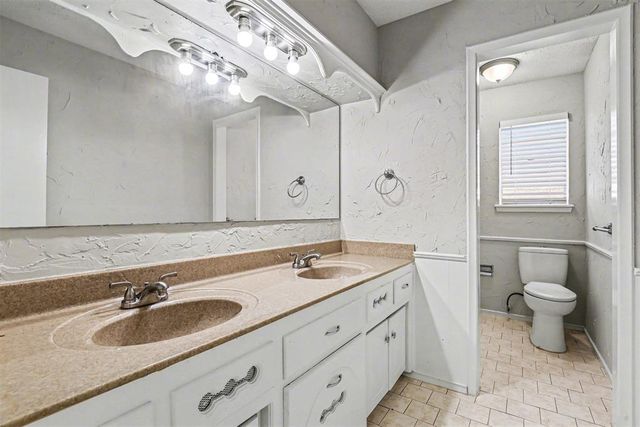 5004 NW 61st Place, Oklahoma City, OK 73122