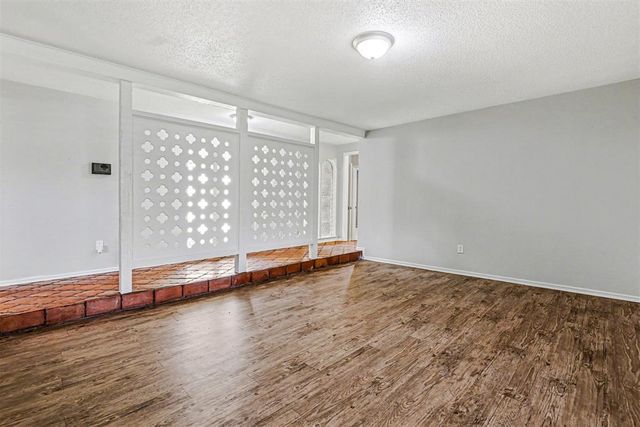 5004 NW 61st Place, Oklahoma City, OK 73122