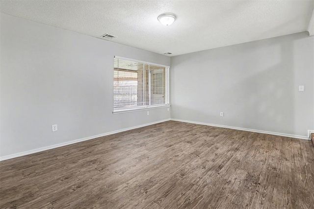 5004 NW 61st Place, Oklahoma City, OK 73122