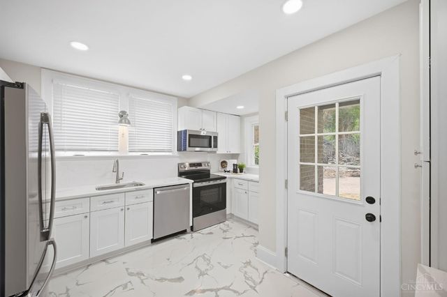 6514 Tyne Avenue, Cincinnati, OH 45213