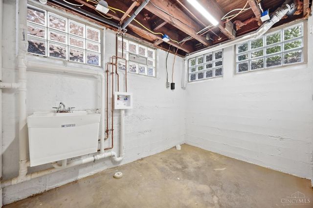 6514 Tyne Avenue, Cincinnati, OH 45213