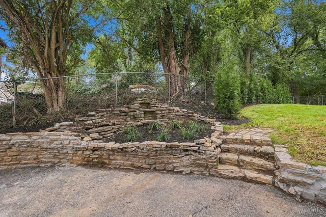6514 Tyne Avenue, Cincinnati, OH 45213