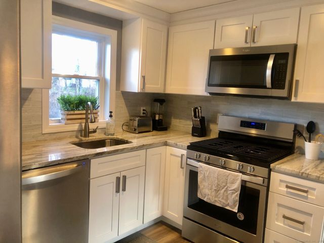 237 Stadley Rough Road, Danbury, CT 06811