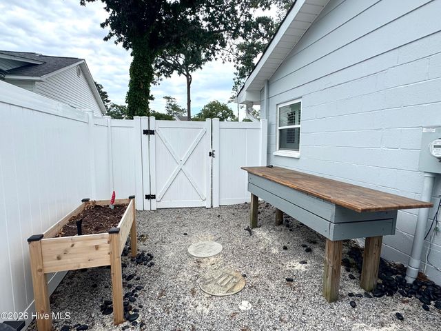 113 NW 12th Street, Oak Island, NC 28465
