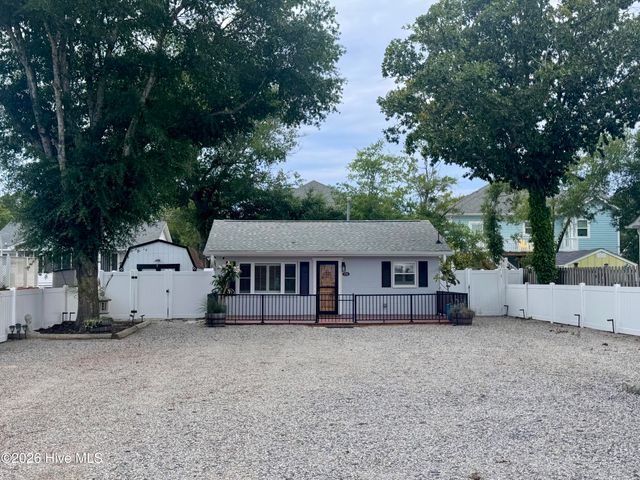 113 NW 12th Street, Oak Island, NC 28465