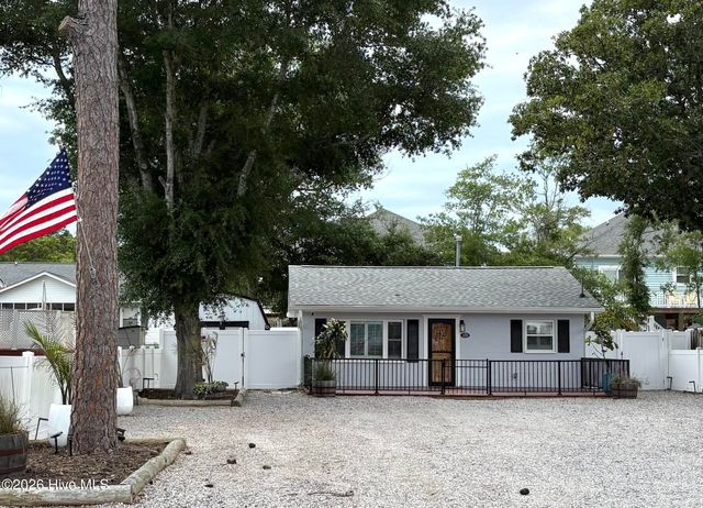 113 NW 12th Street, Oak Island, NC 28465