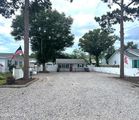 113 NW 12th Street, Oak Island, NC 28465