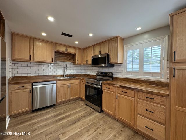 113 NW 12th Street, Oak Island, NC 28465