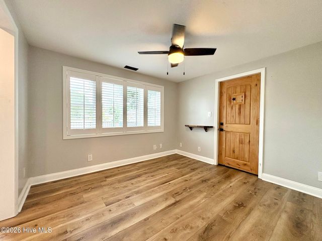 113 NW 12th Street, Oak Island, NC 28465