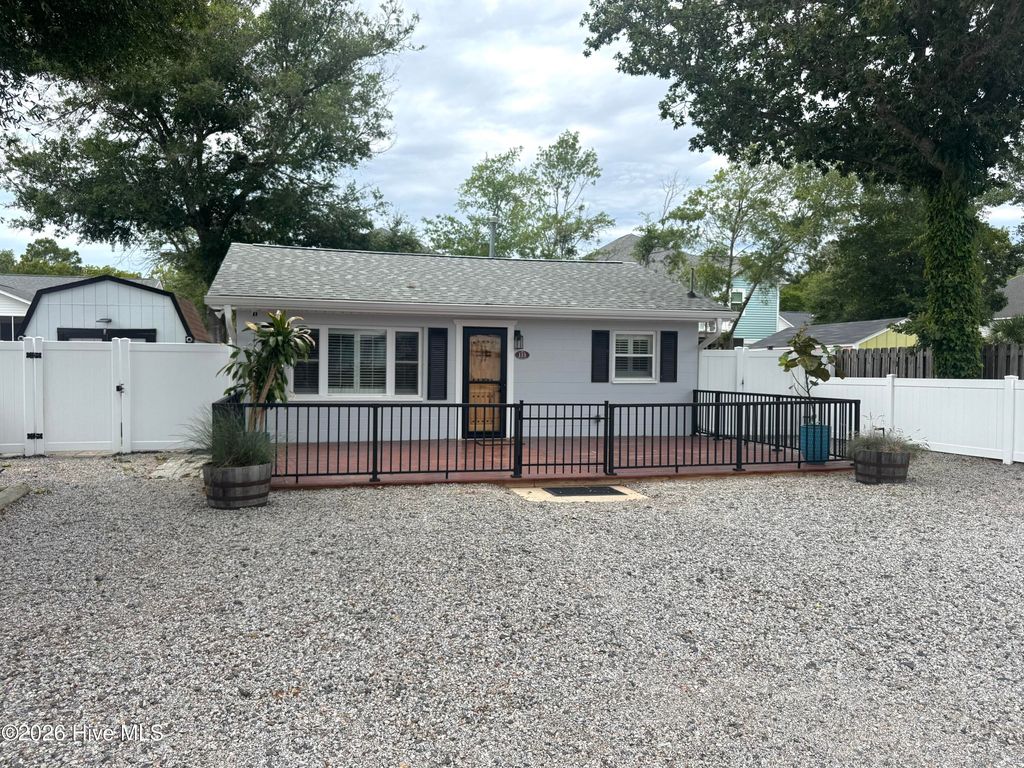 113 NW 12th Street, Oak Island, NC 28465