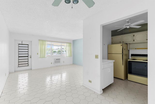 72 Ashby B, Deerfield Beach, FL 33442