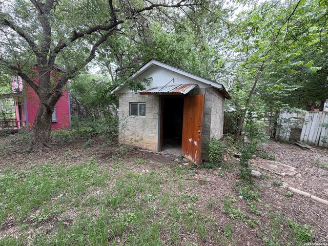 650 FLEMING ST, San Antonio, TX 78211
