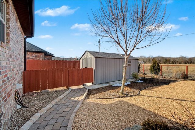 2337 Stonemill Drive, Fayetteville, AR 72701