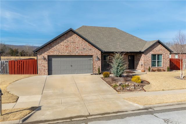 2337 Stonemill Drive, Fayetteville, AR 72701