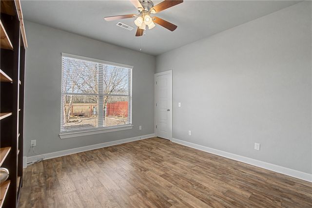 2337 Stonemill Drive, Fayetteville, AR 72701