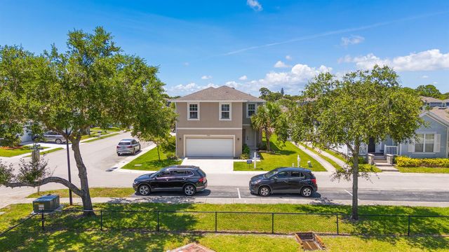 3351 Liberty Square Way, Fort Pierce, FL 34982