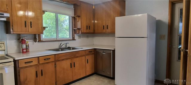1321 Richmoor Road, Springfield, OH 45503