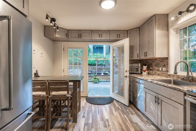 2735 NE 103rd Street, Seattle, WA 98125