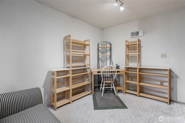 2735 NE 103rd Street, Seattle, WA 98125