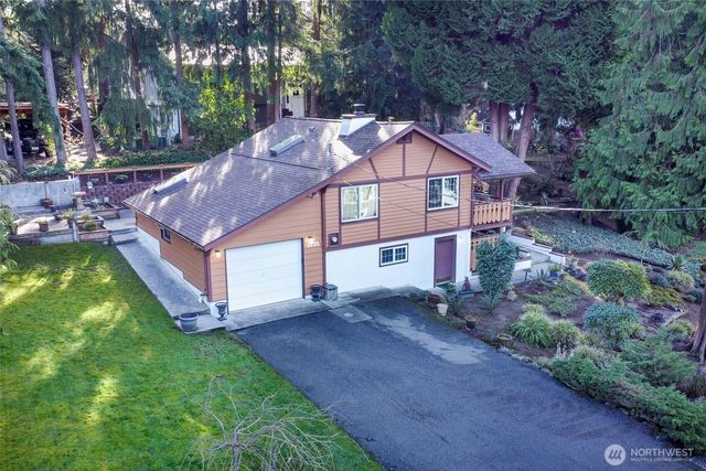 2735 NE 103rd Street, Seattle, WA 98125