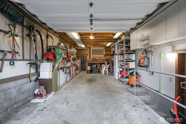 2735 NE 103rd Street, Seattle, WA 98125