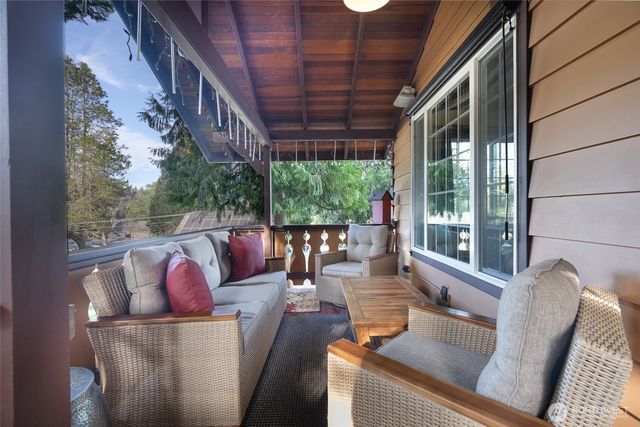 2735 NE 103rd Street, Seattle, WA 98125