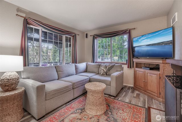 2735 NE 103rd Street, Seattle, WA 98125