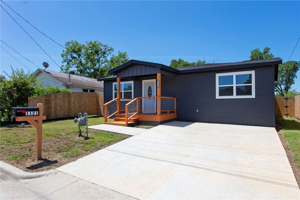 1121 Lowery Street, Bryan, TX 77803 — photo 2