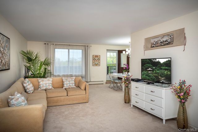 135 Post Avenue 5A, Westbury, NY 11590