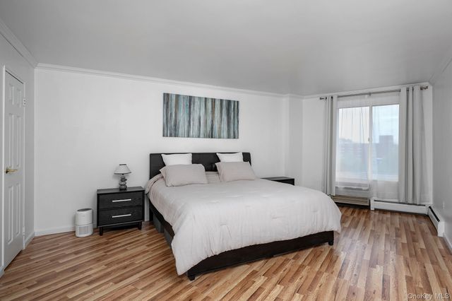 135 Post Avenue 5A, Westbury, NY 11590