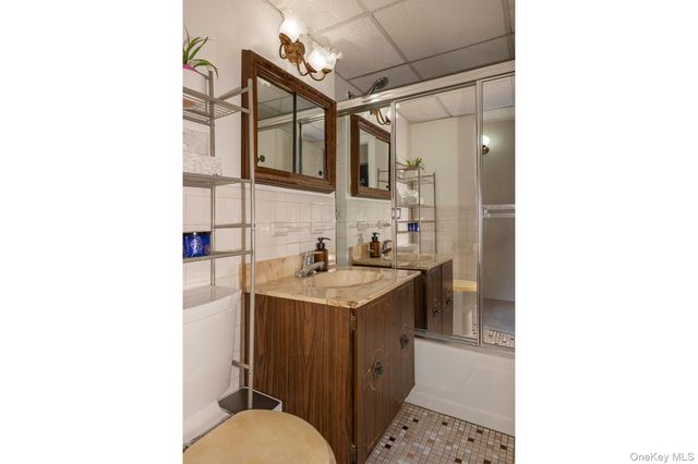 135 Post Avenue 5A, Westbury, NY 11590